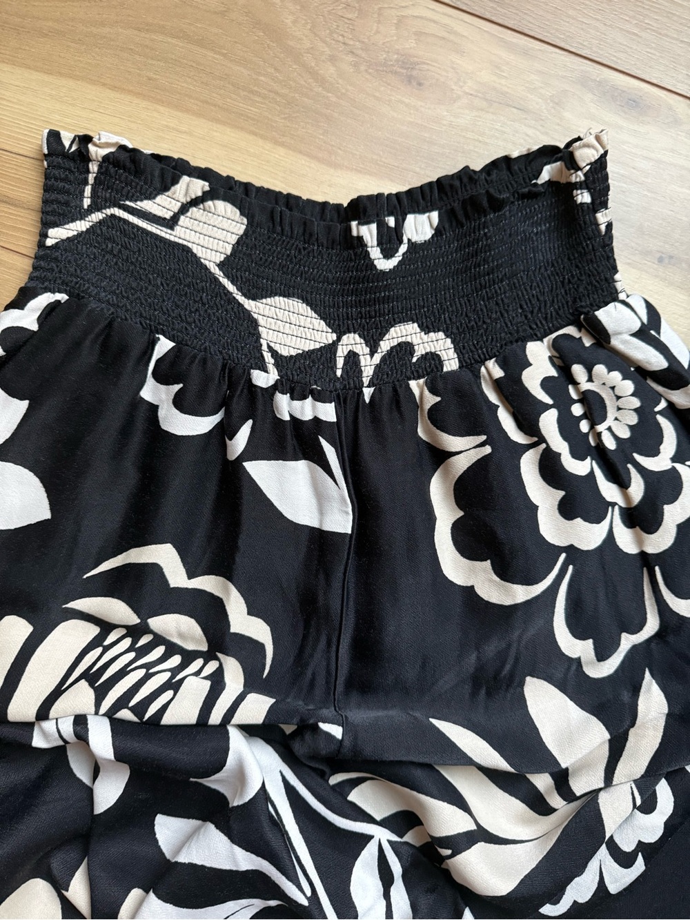 Anthropology Maeve Black and Cream Floral flowy wide leg pants.
NWOT - Picture 2 of 7